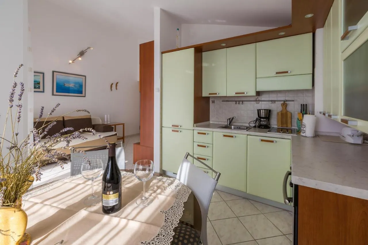 Apartment In Dramalj 41527