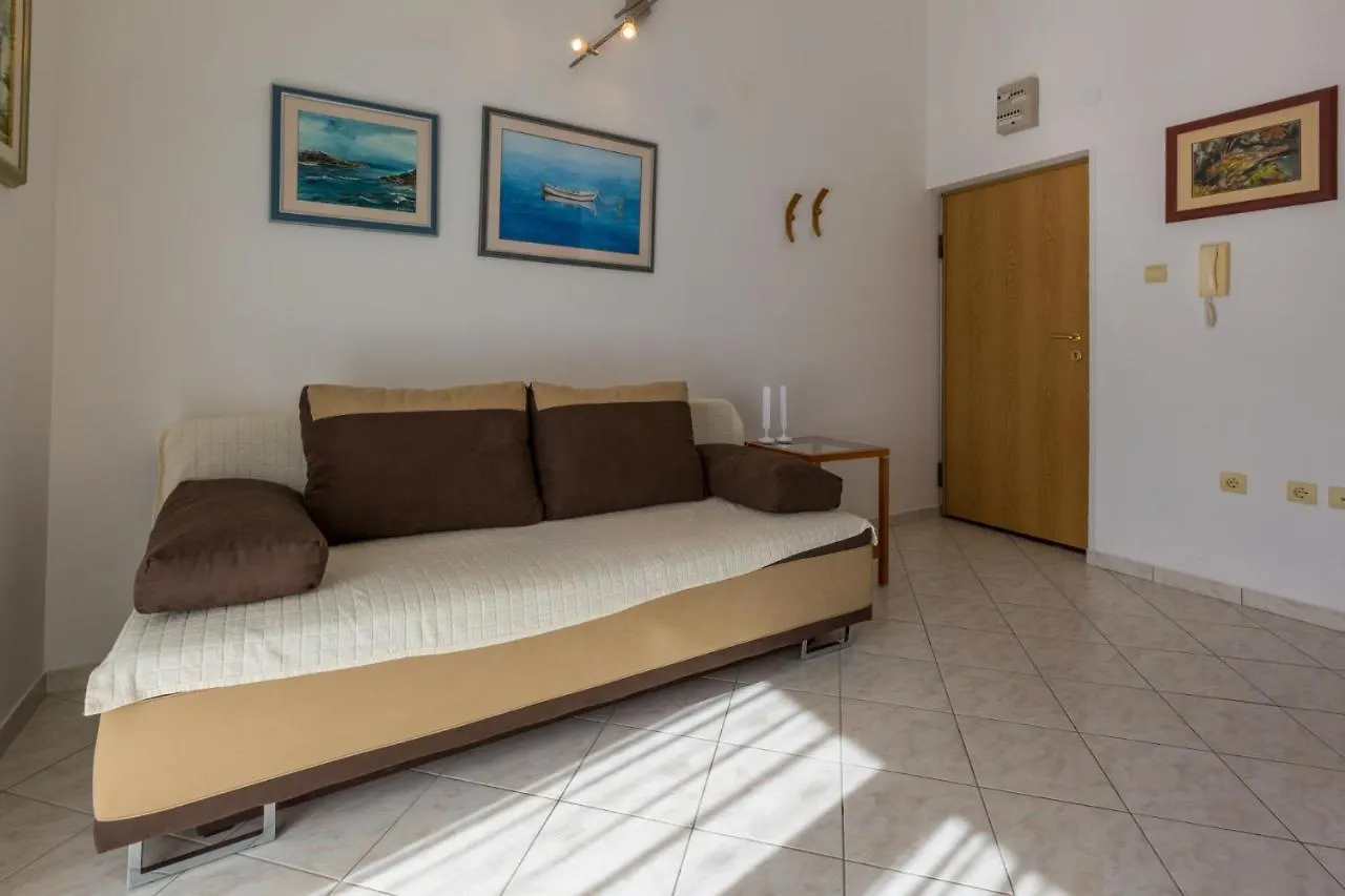 Apartment In Dramalj 41527