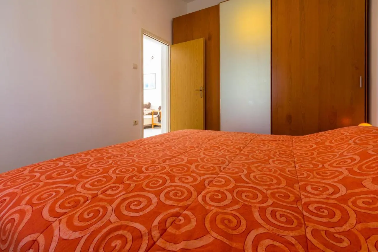 Apartment In Dramalj 41527