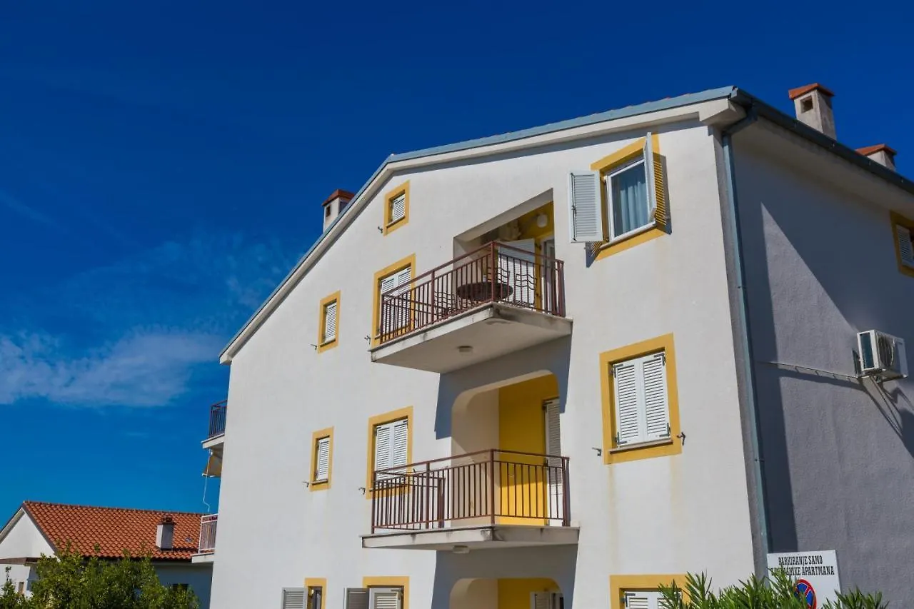 Apartment In Dramalj 41527